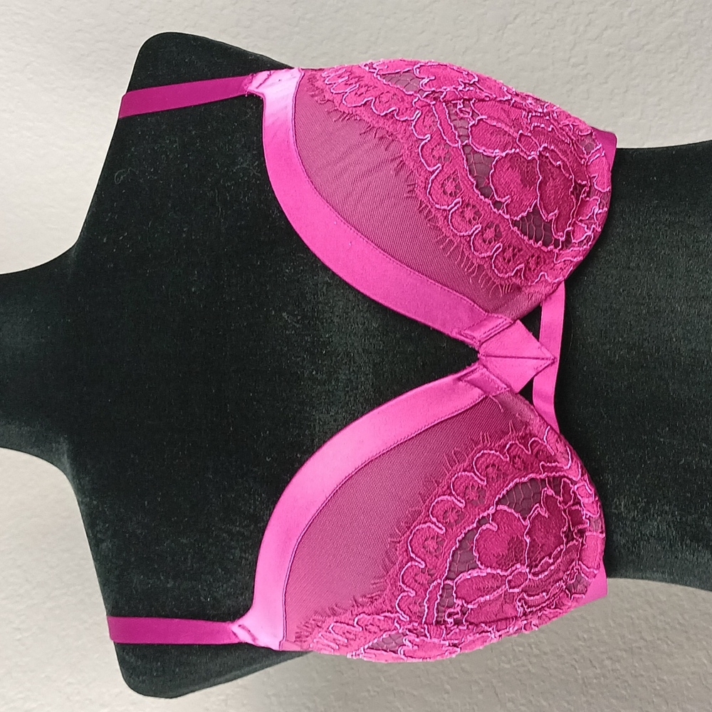 Victoria's Secret 36D Pigeonnant Bra